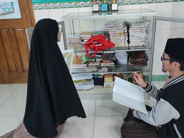 Mahasiswa KKN DR 8 Luncurkan Program Inventarisasi untuk Optimalkan Masjid Baitul Karim Kalikudi
