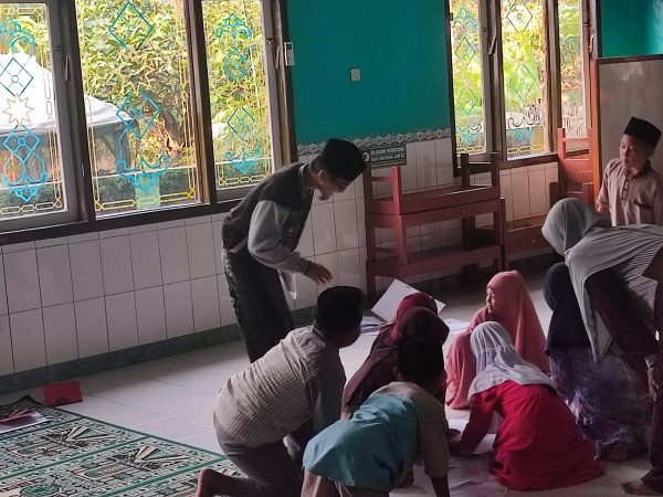Kreativitas dan Religiusitas: Mahasiswa KKN UNUGHA Adakan Lomba Anak Sholeh di Kalikudi